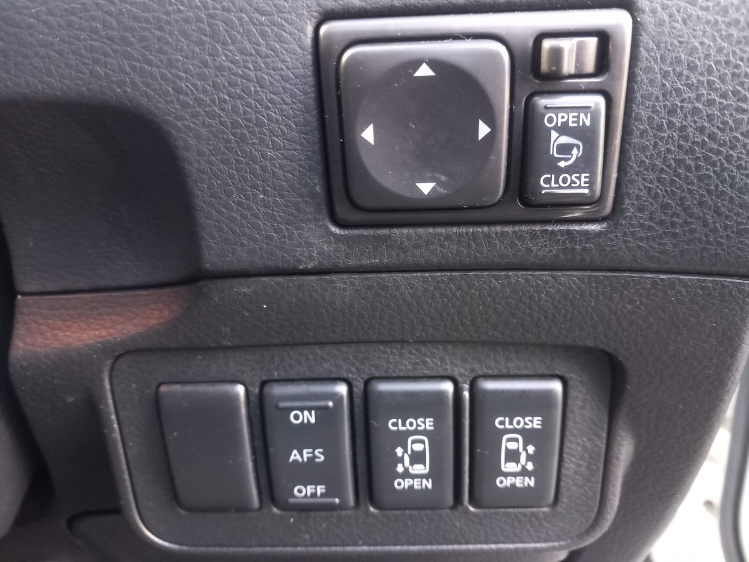 Used Nissan Elgrand 2010 for sale - 76904721: Photo 11