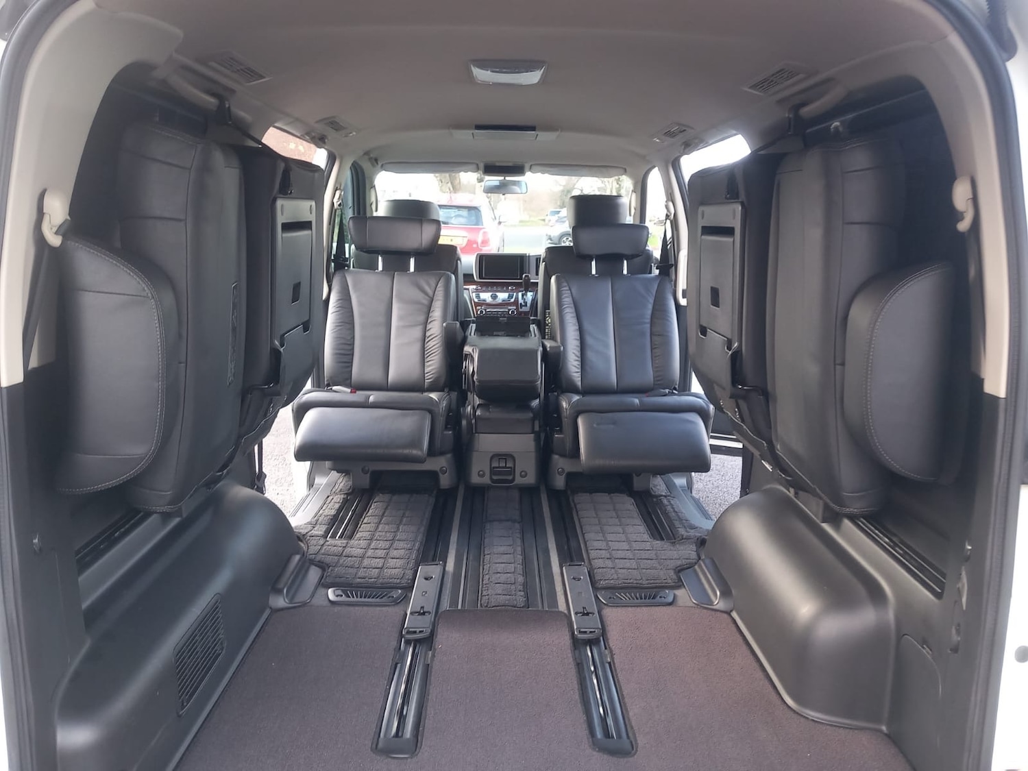 Used Nissan Elgrand 2010 for sale - 76904721: Photo 14