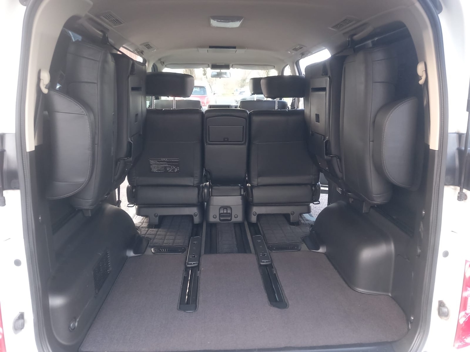 Used Nissan Elgrand 2010 for sale - 76904721: Photo 18