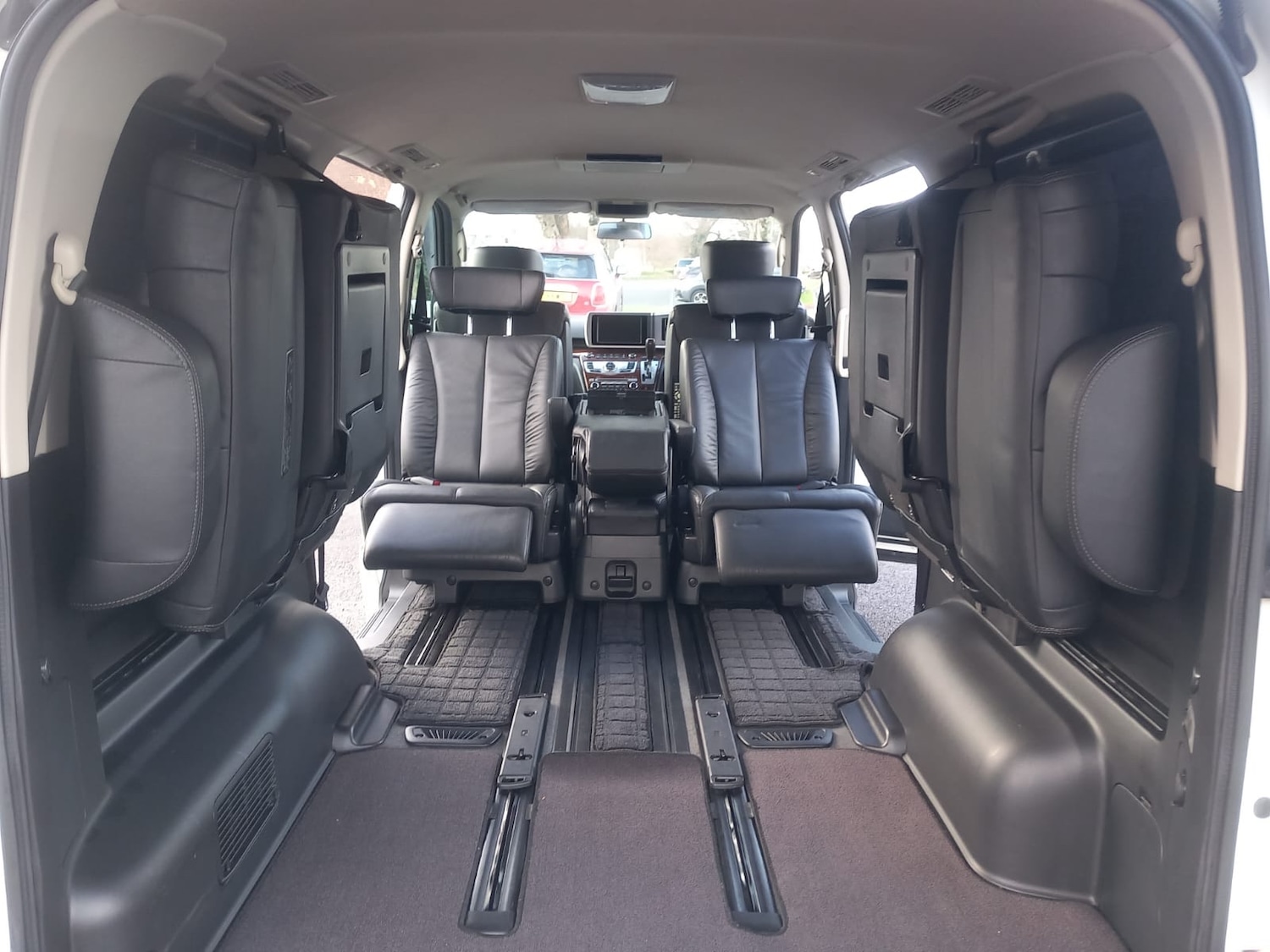 Used Nissan Elgrand 2010 for sale - 76904721: Photo 19