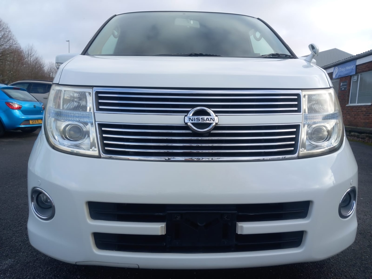 Used Nissan Elgrand 2010 for sale - 76904721: Photo 2