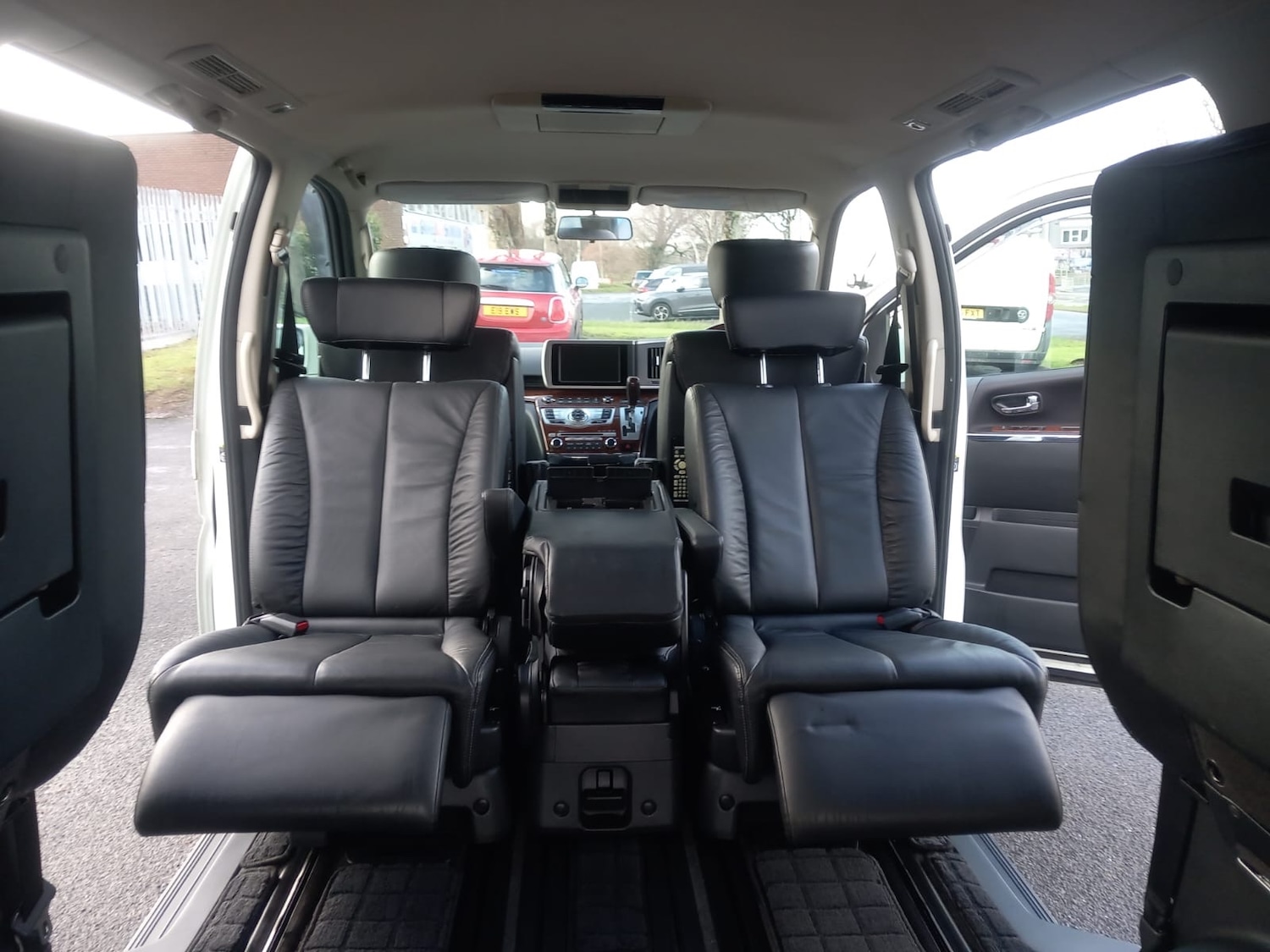 Used Nissan Elgrand 2010 for sale - 76904721: Photo 20