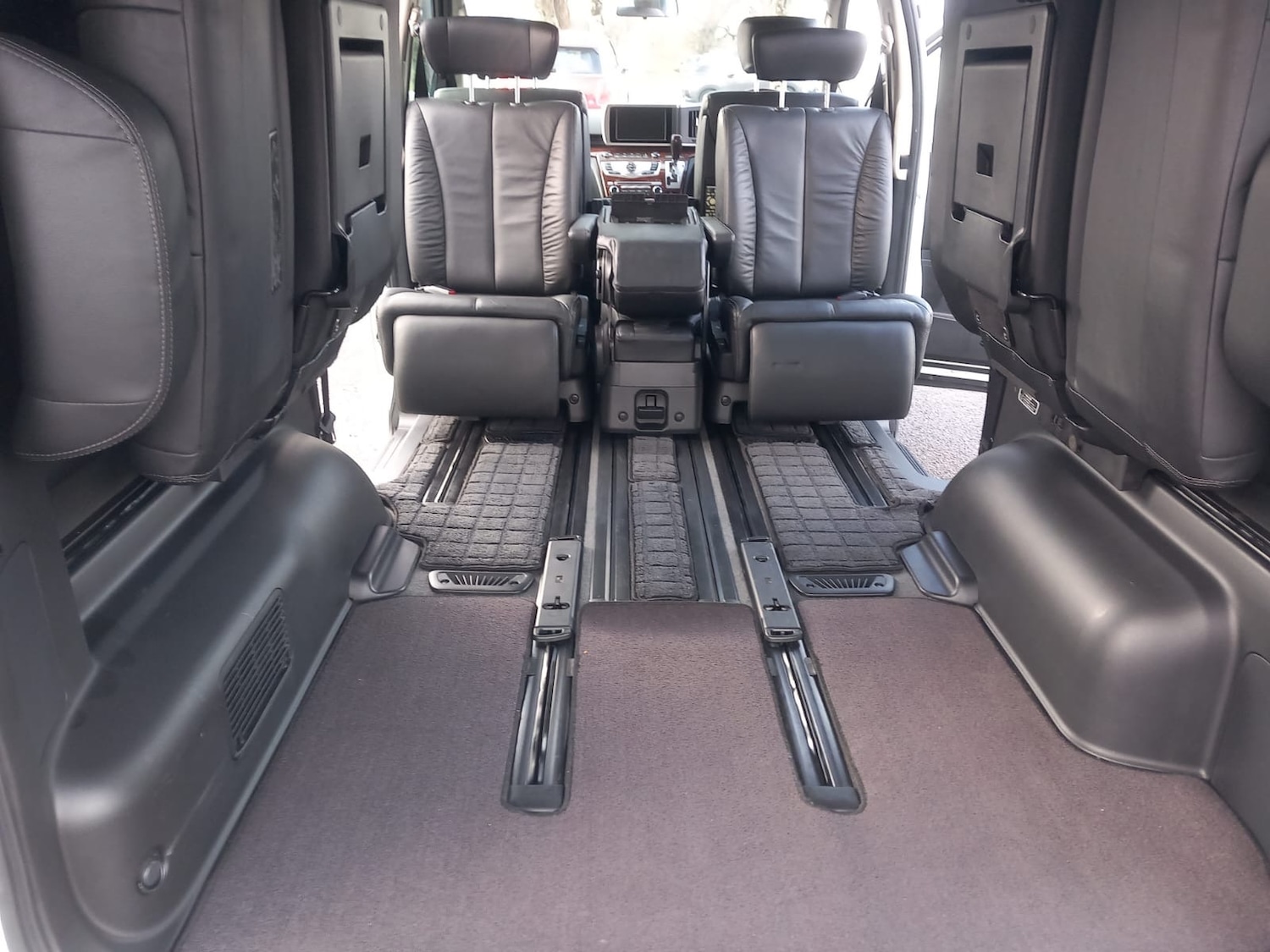 Used Nissan Elgrand 2010 for sale - 76904721: Photo 21