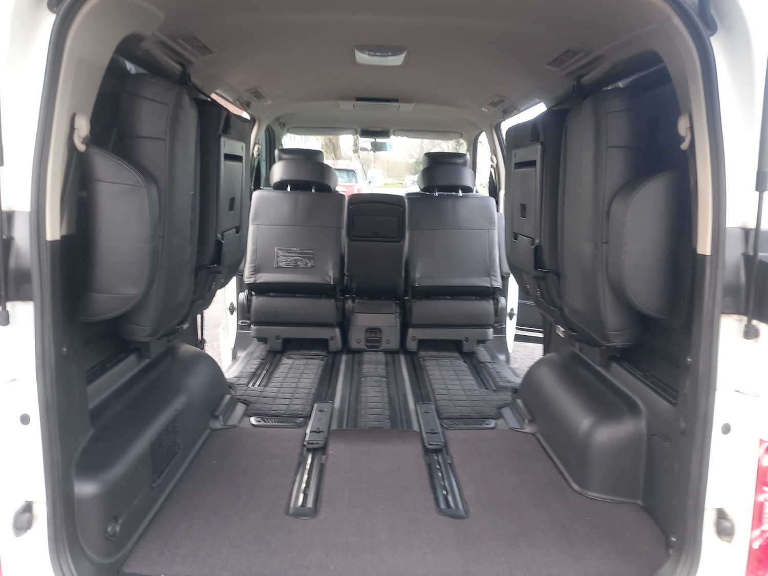 Used Nissan Elgrand 2010 for sale - 76904721: Photo 24