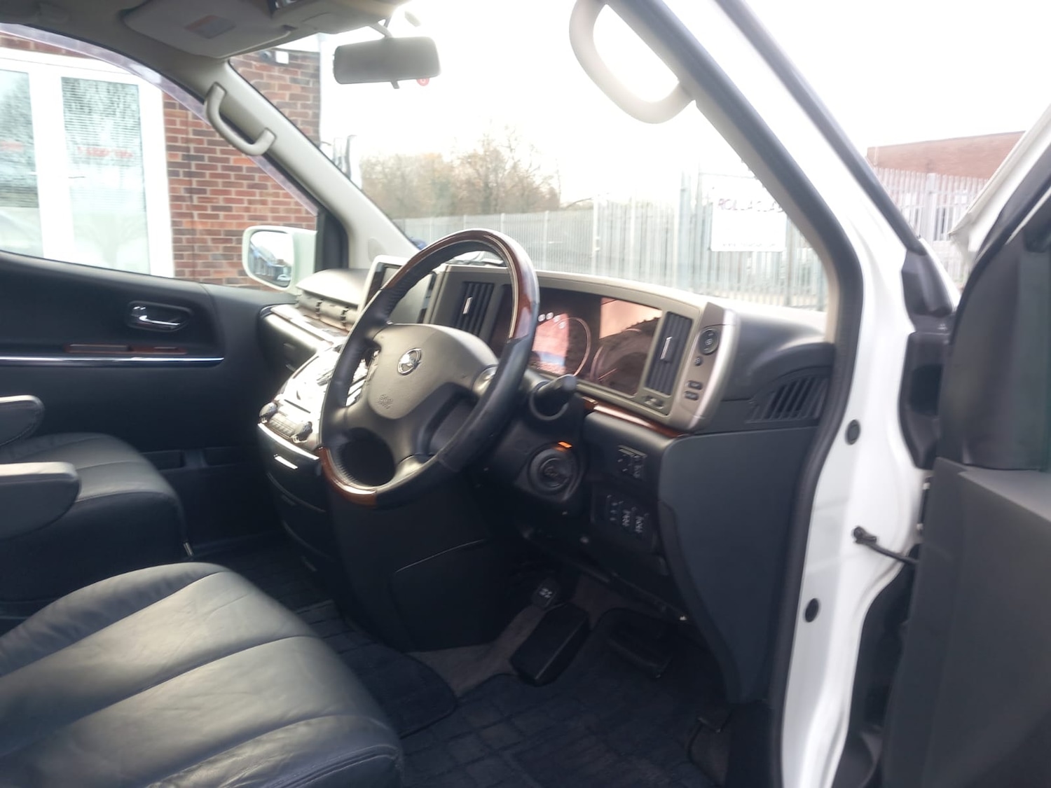 Used Nissan Elgrand 2010 for sale - 76904721: Photo 27