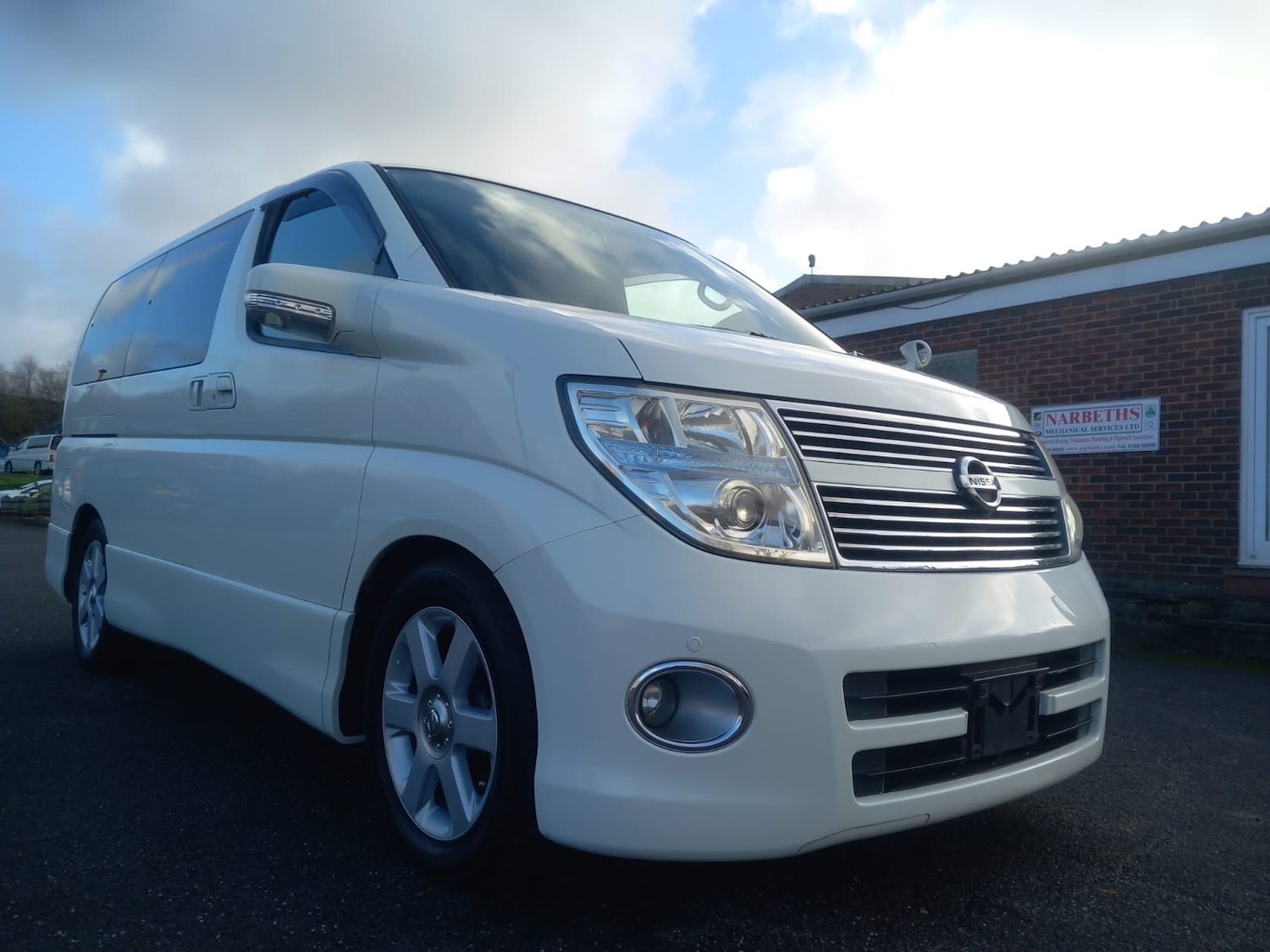 Used Nissan Elgrand 2010 for sale - 76904721: Photo 3
