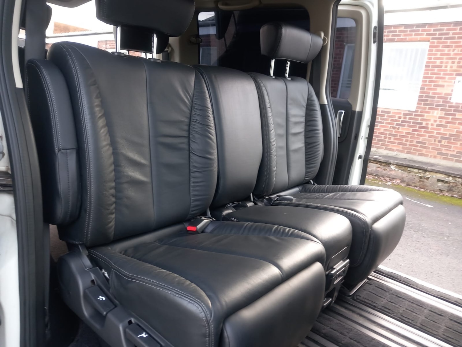 Used Nissan Elgrand 2010 for sale - 76904721: Photo 30