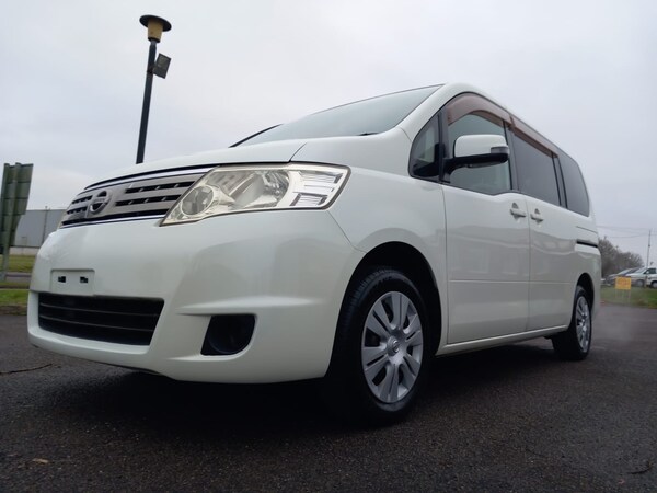 Used Nissan Serena 2010 for sale - 73284195: Photo 2