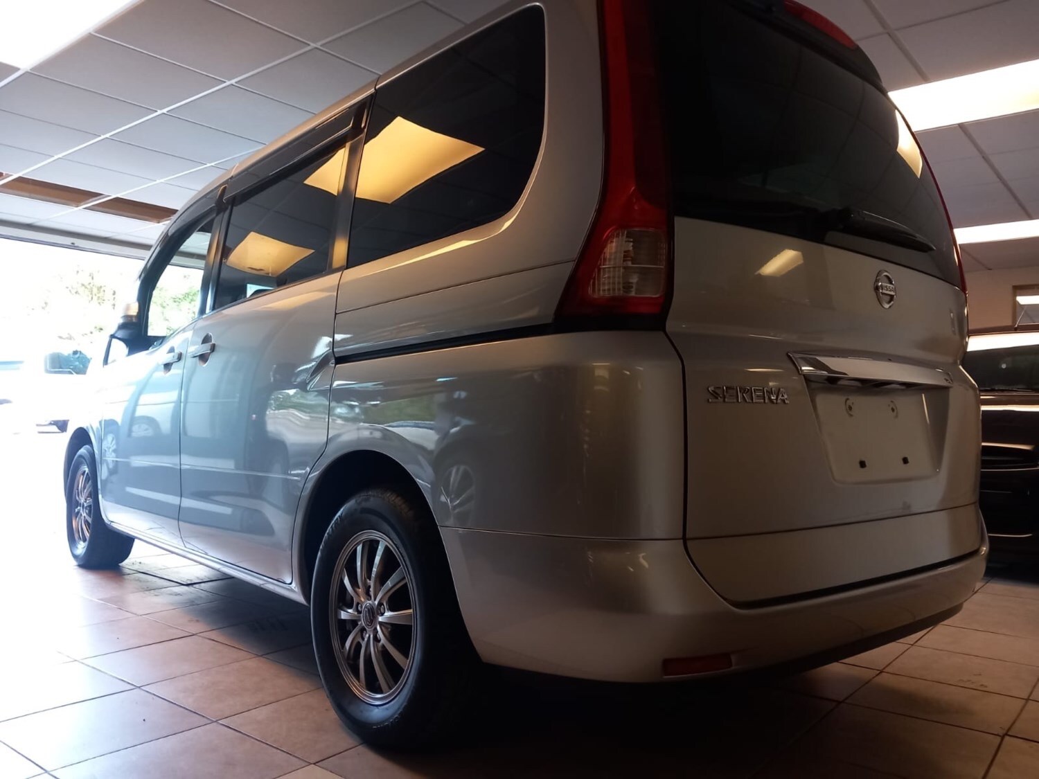 Used Nissan Serena 2010 for sale - 76309978: Photo 15