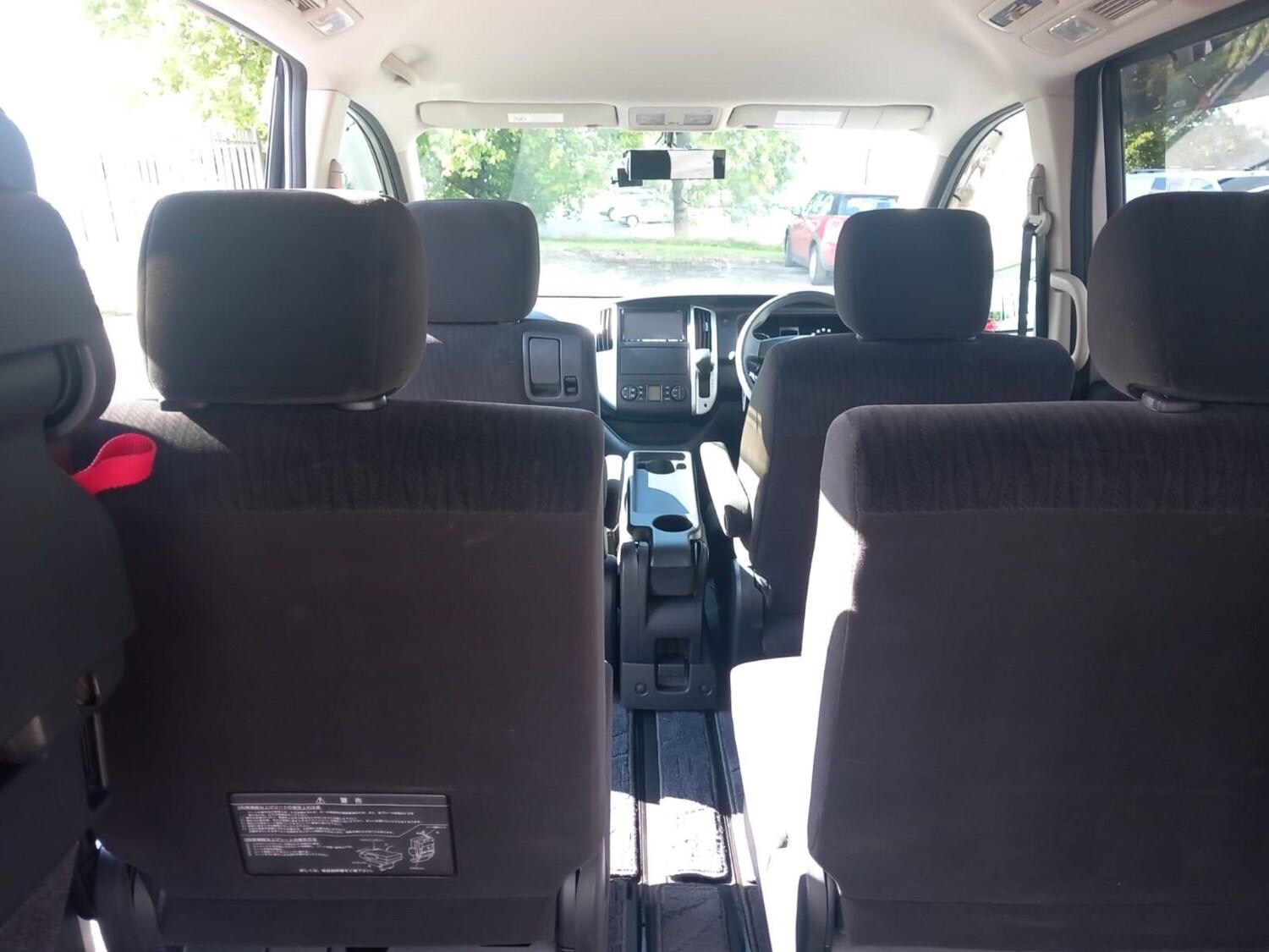 Used Nissan Serena 2010 for sale - 76309978: Photo 24