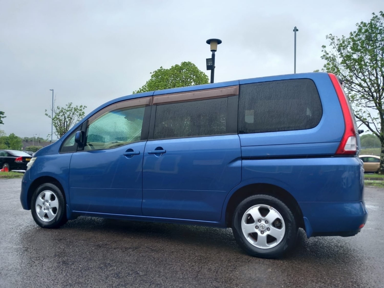 Used Nissan Serena 2006 for sale - 76309861: Photo 18
