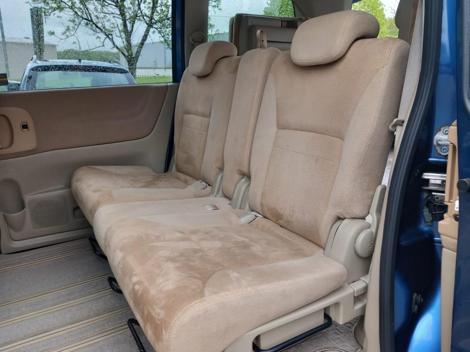 Used Nissan Serena 2006 for sale - 76309861: Photo 8