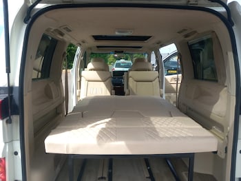 Used Nissan Elgrand 2005 for sale - 79309132: Photo