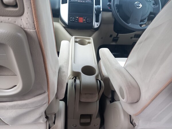 Used Nissan Serena 2010 for sale - 73492304: Photo 20