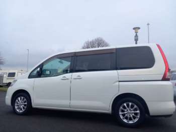 Used Nissan Serena 2010 for sale - 73492304: Photo