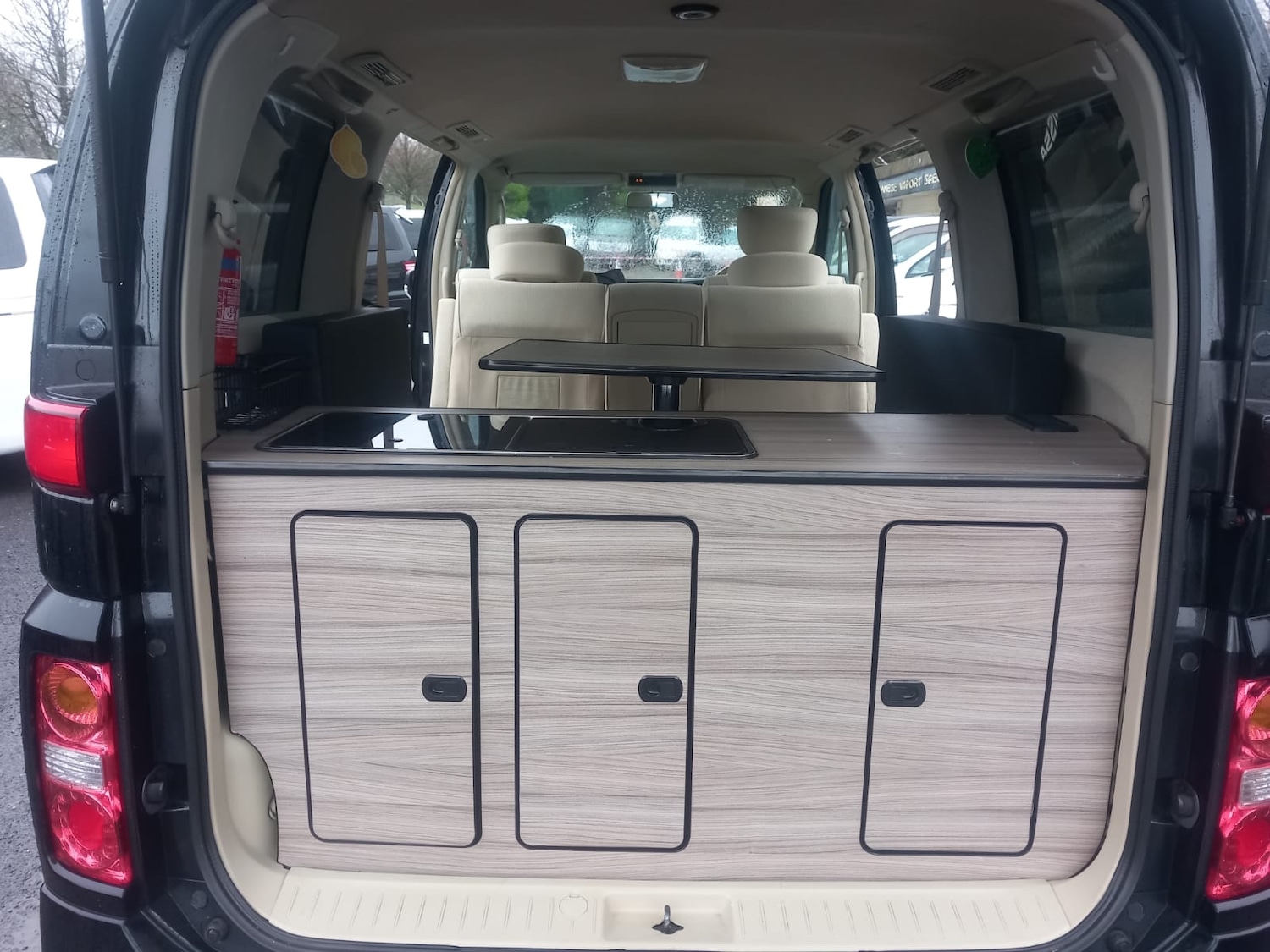 Used Nissan Elgrand 2021 for sale - 76980330: Photo 28