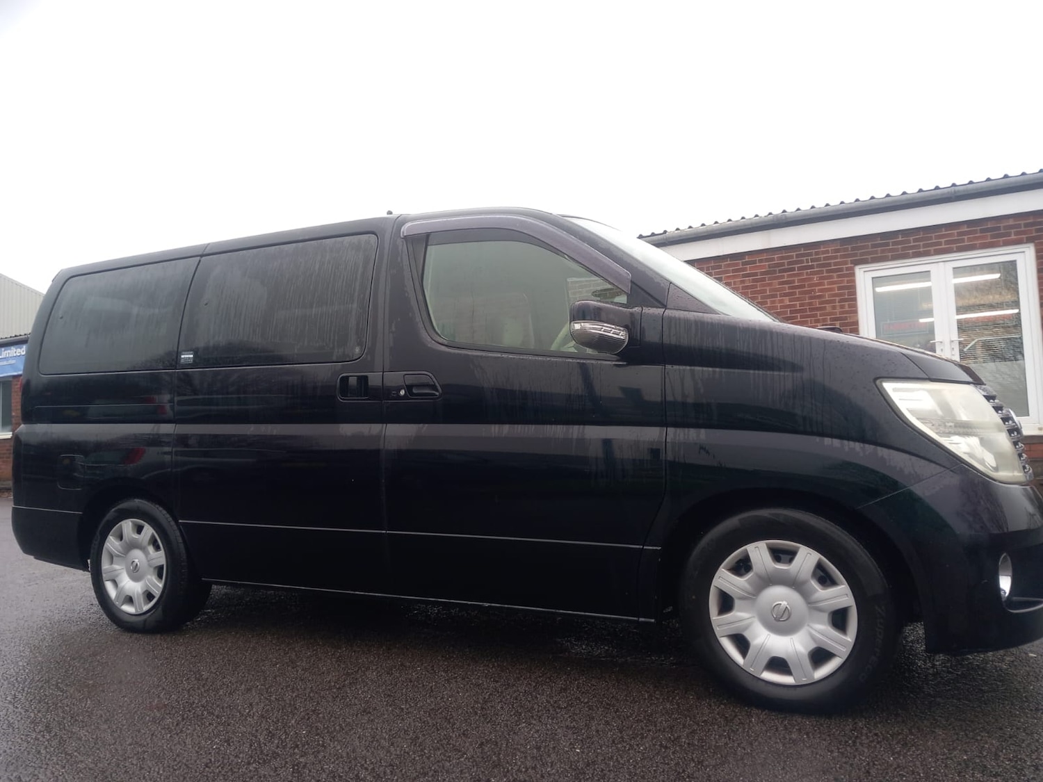 Used Nissan Elgrand 2021 for sale - 76980330: Photo 38