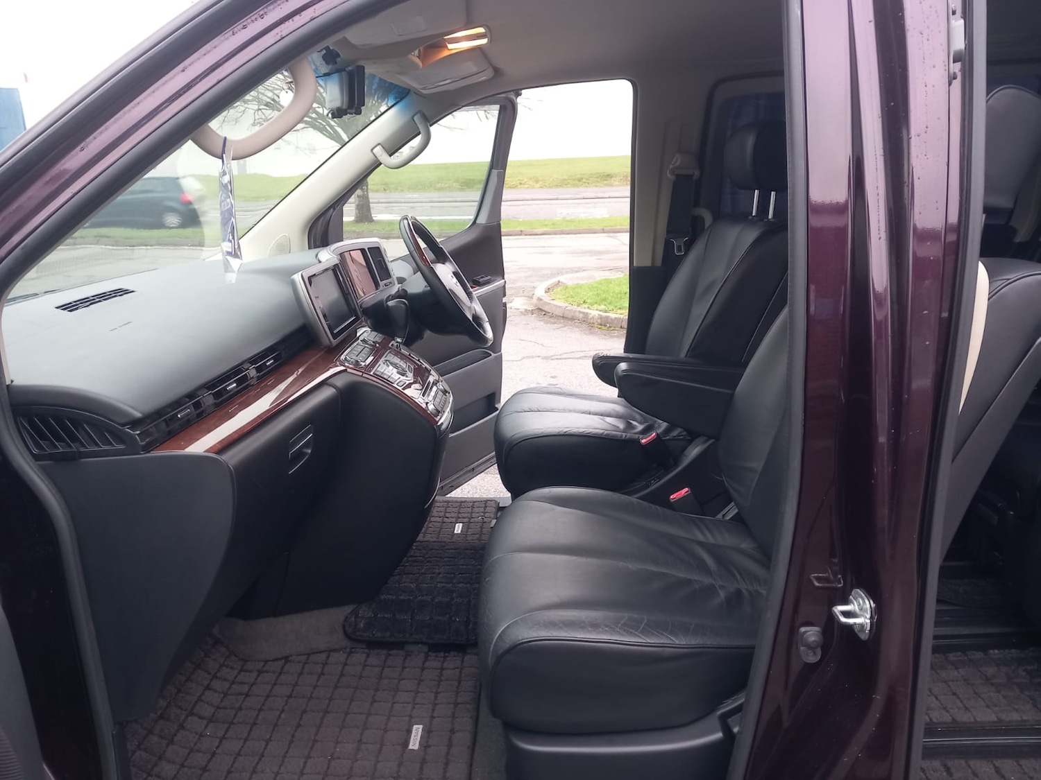 Used Nissan Elgrand 2025 for sale - 77618367: Photo 12