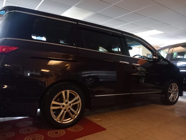 Used Nissan Elgrand 2010 for sale - 73676781: Photo 13