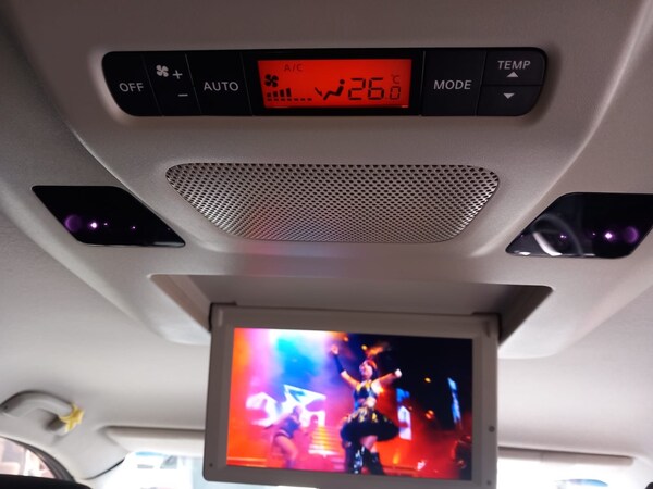 Used Nissan Elgrand 2010 for sale - 73676781: Photo 19