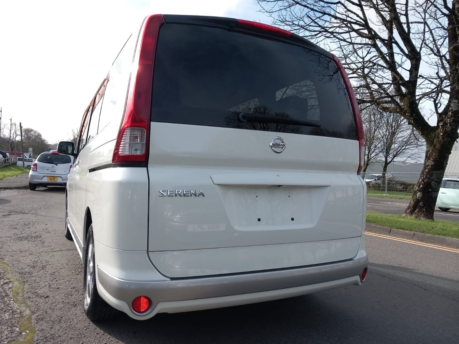 Used Nissan Serena 2006 for sale - 76309800: Photo 3