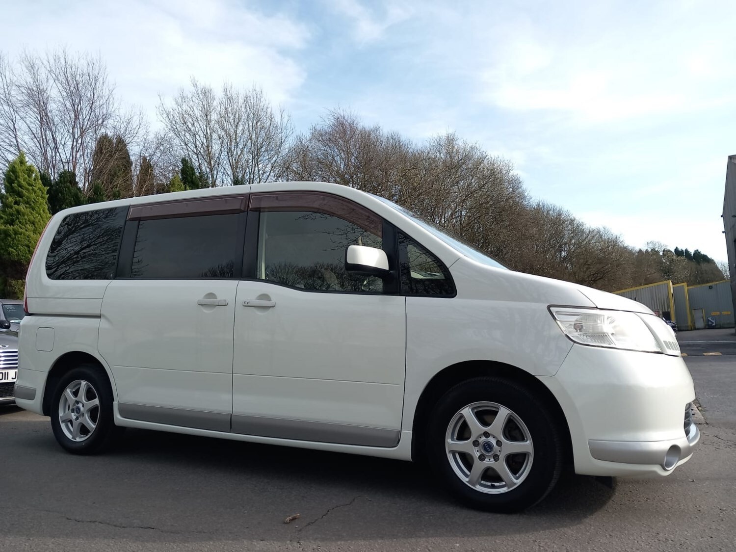 Used Nissan Serena 2006 for sale - 76309800: Photo 6