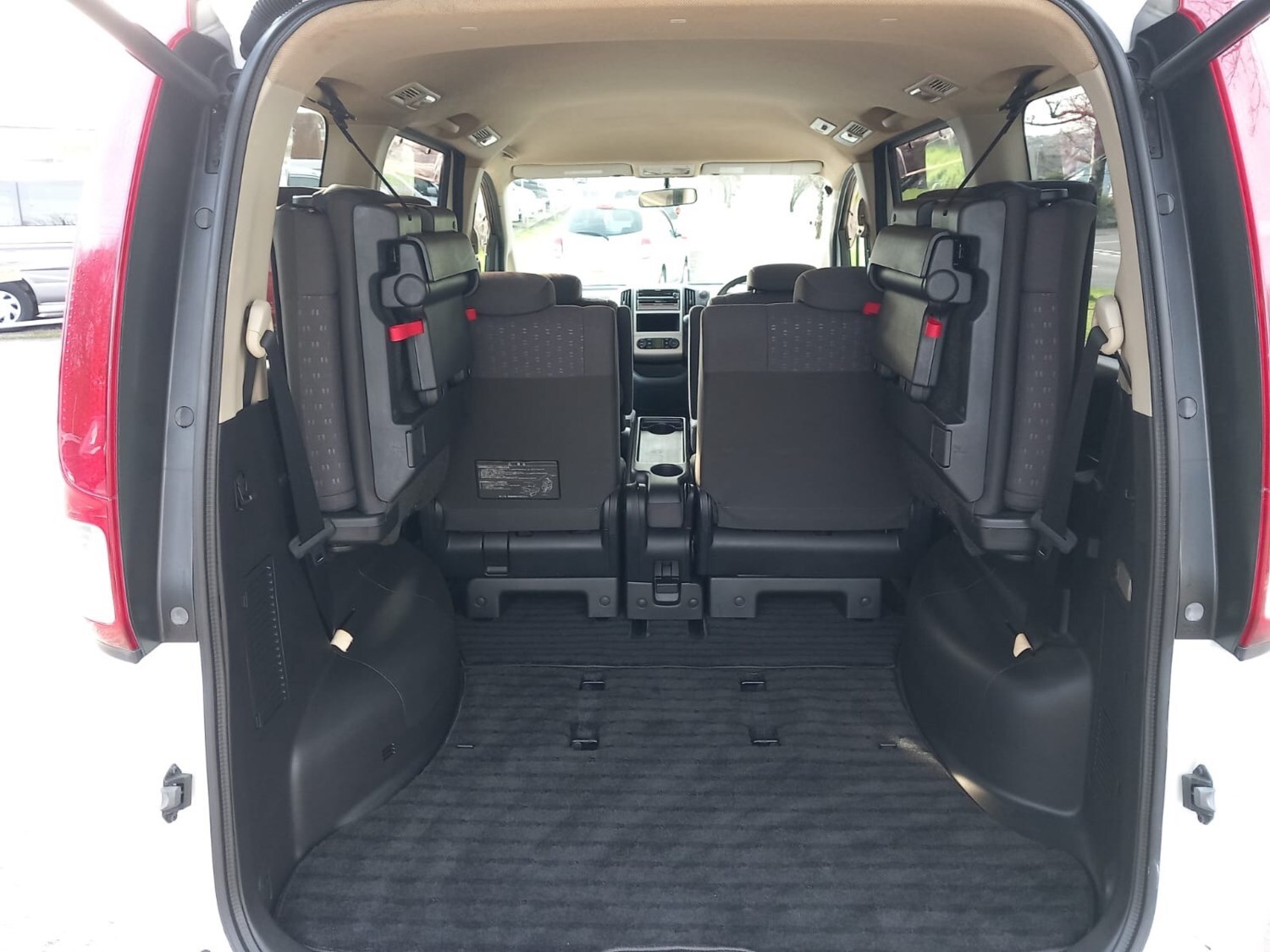 Used Nissan Serena 2006 for sale - 76309800: Photo 7