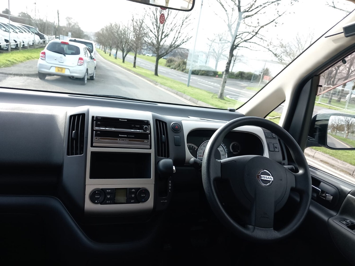 Used Nissan Serena 2006 for sale - 76309800: Photo 9