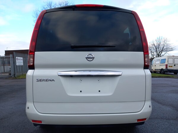 Used Nissan Serena 2010 for sale - 73354494: Photo 11