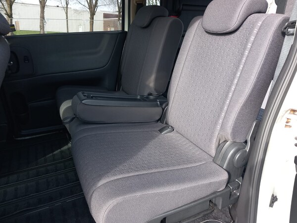 Used Nissan Serena 2006 for sale - 70385625: Photo 11