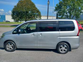 Used Nissan Serena 2008 for sale - 72136606: Photo