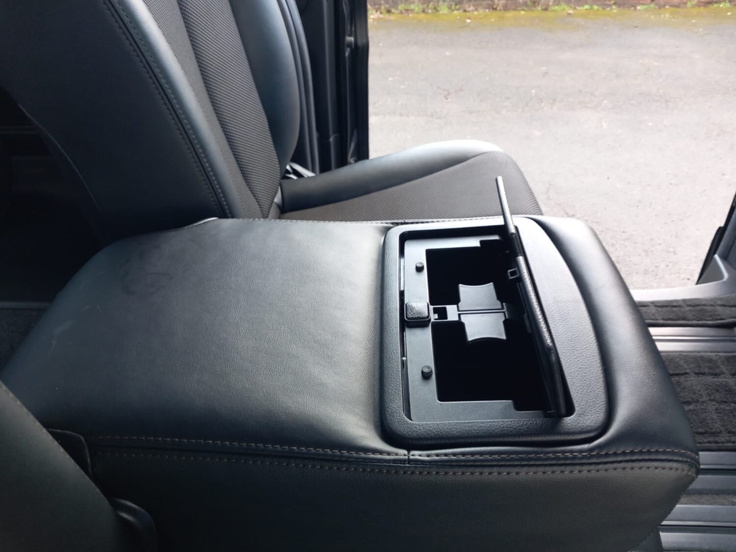 Used Nissan Elgrand 2005 for sale - 76316562: Photo 12