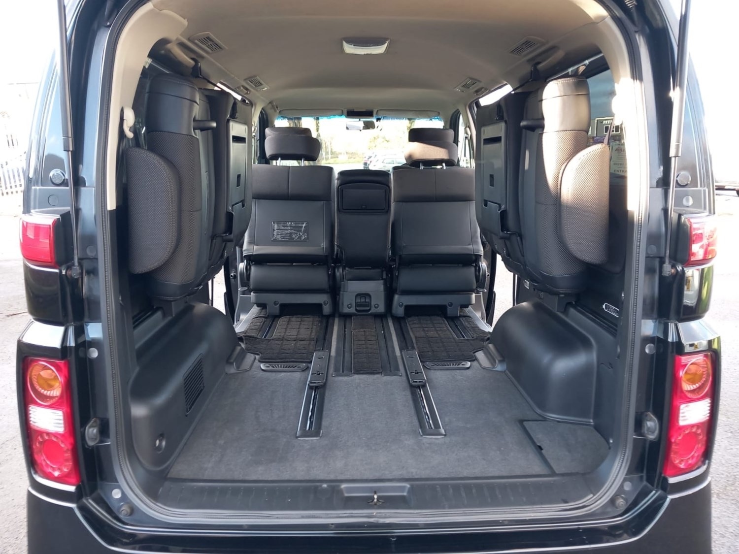 Used Nissan Elgrand 2005 for sale - 76316562: Photo 15