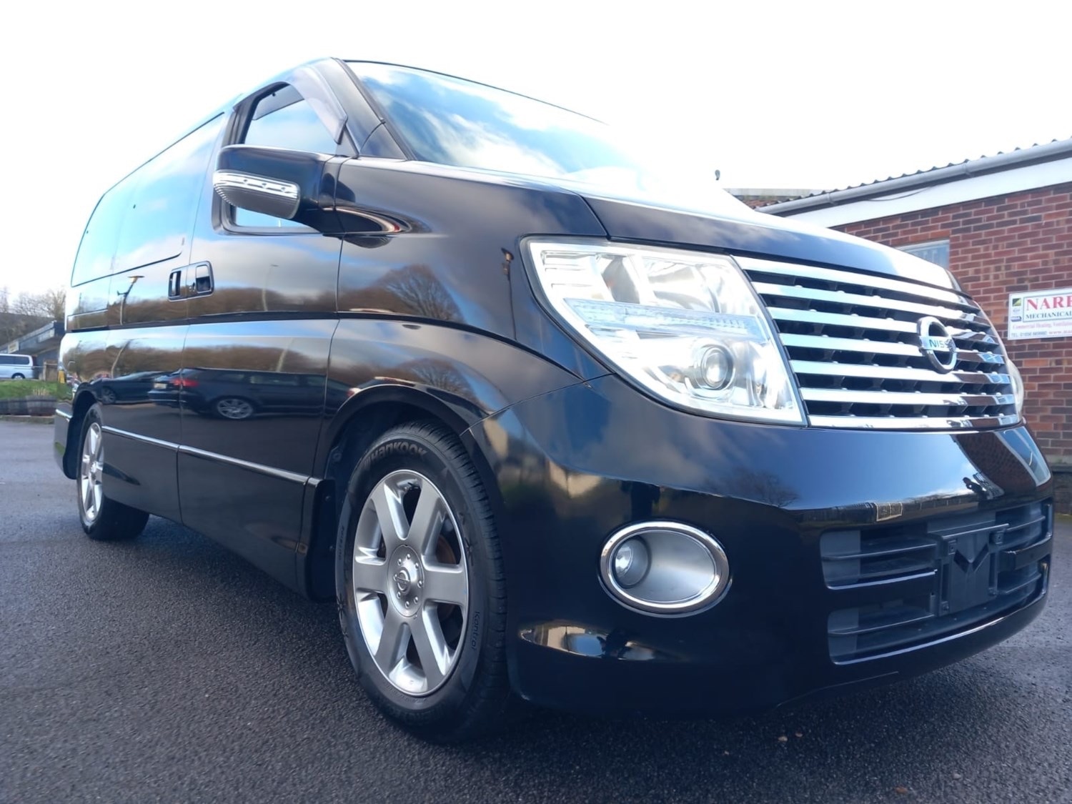 Used Nissan Elgrand 2005 for sale - 76316562: Photo 2