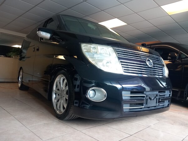 Used Nissan Elgrand 2009 for sale - 74683204: Photo 1