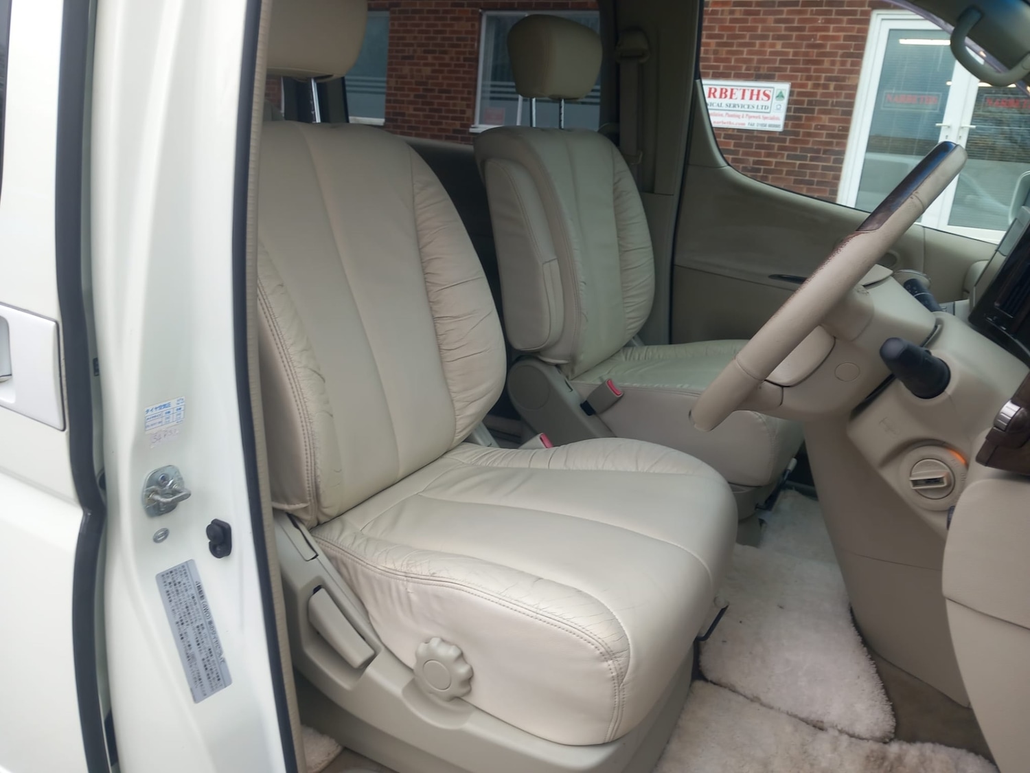 Used Nissan Elgrand 2017 for sale - 77663052: Photo 13