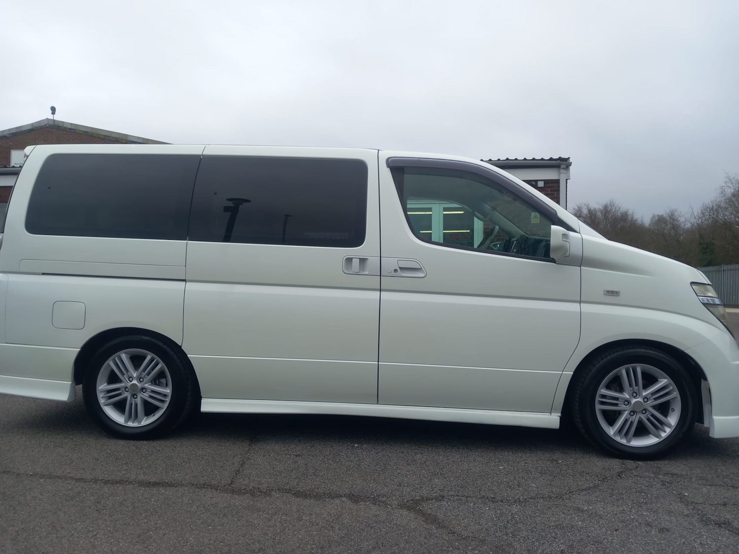 Used Nissan Elgrand 2017 for sale - 77663052: Photo 30