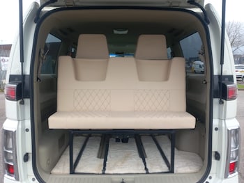 Used Nissan Elgrand 2002 for sale - 77663052: Photo