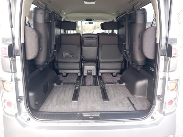 Used Nissan Elgrand 2004 for sale - 73056105: Photo 16