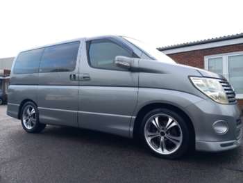 Used Nissan Elgrand 2004 for sale - 73056105: Photo