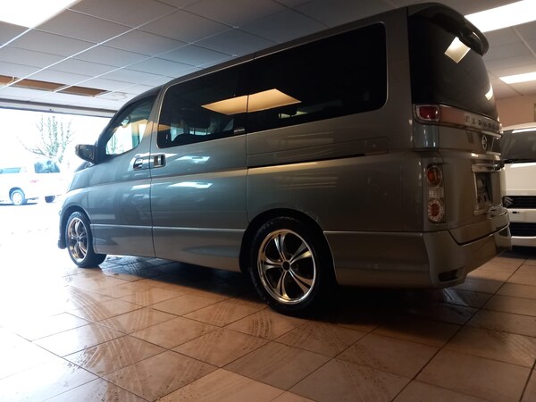 Used Nissan Elgrand 2004 for sale - 73056105: Photo 33