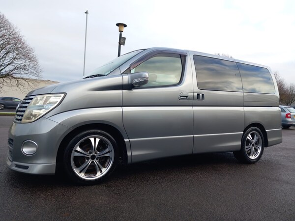 Used Nissan Elgrand 2004 for sale - 73056105: Photo 6