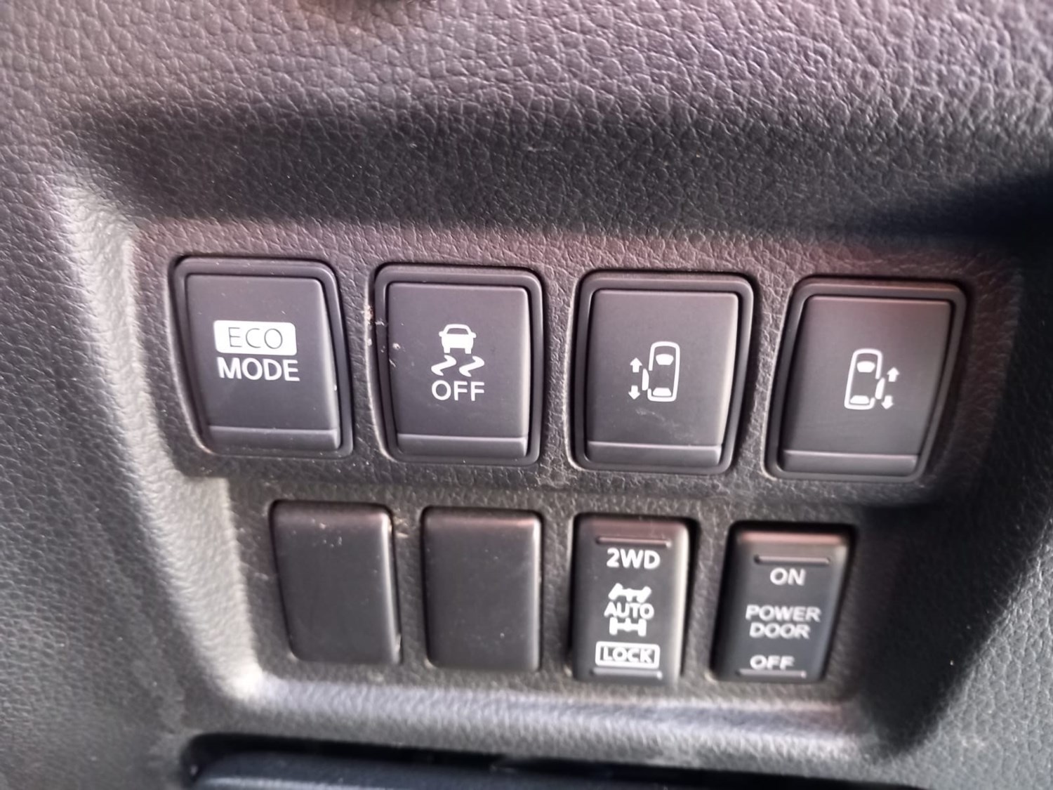 Used Nissan Elgrand 2010 for sale - 76309888: Photo 12