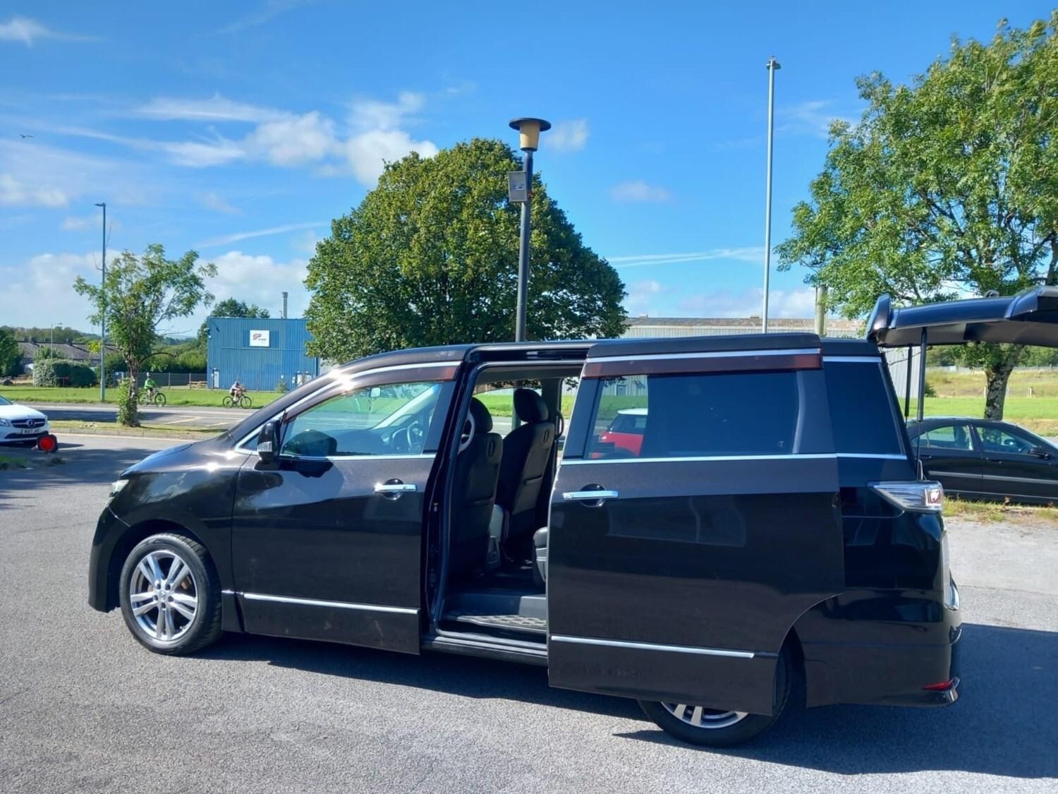 Used Nissan Elgrand 2010 for sale - 76309888: Photo 15