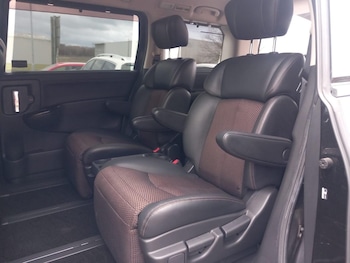 Used Nissan Elgrand 2010 for sale - 76309888: Photo 3