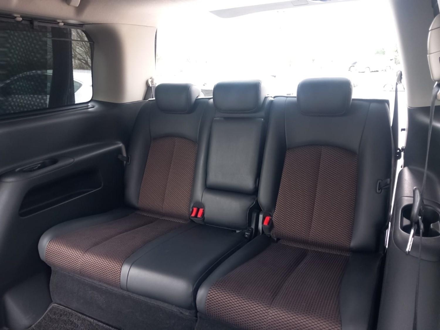 Used Nissan Elgrand 2010 for sale - 76309888: Photo 4