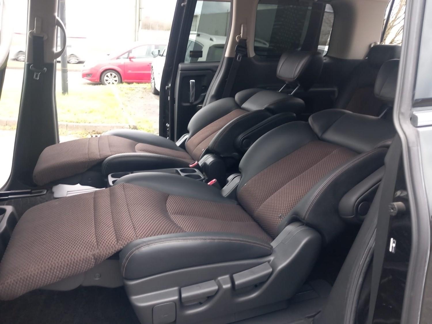 Used Nissan Elgrand 2010 for sale - 76309888: Photo 5