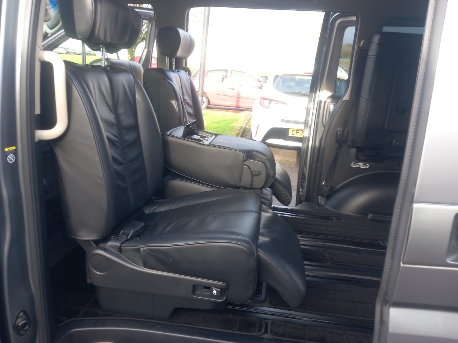 Used Nissan Elgrand 2025 for sale - 77283640: Photo 10