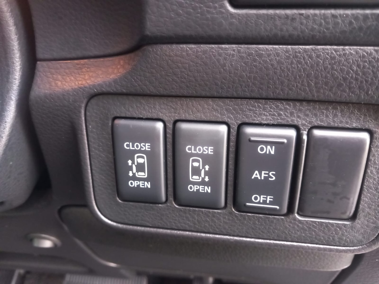 Used Nissan Elgrand 2025 for sale - 77283640: Photo 8