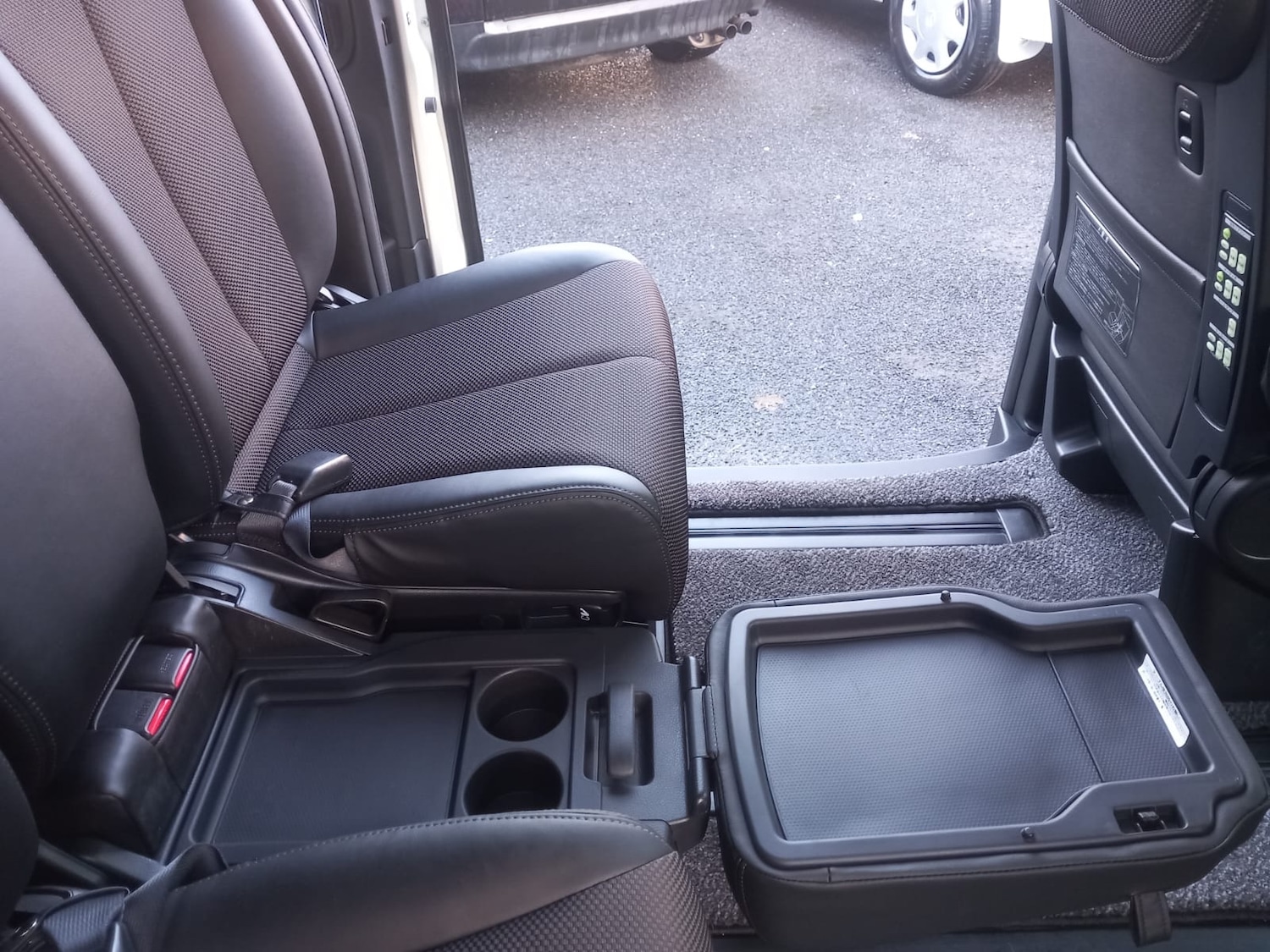 Used Nissan Elgrand 2025 for sale - 76791349: Photo 16